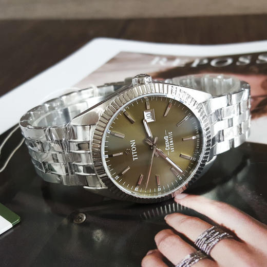 【99新】TITONI 梅花879 S-660自动机械机芯日期显示41MM（男款）COSMO宇宙系列精钢170426NJ90 商品图5