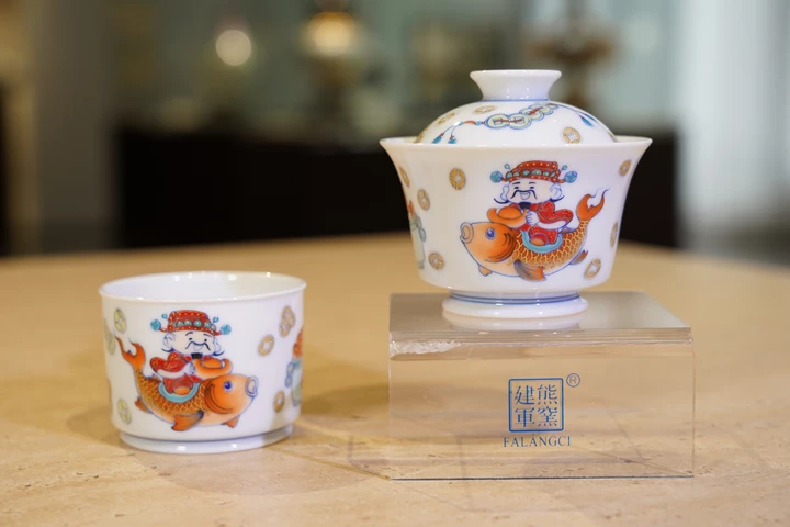 青花斗珐琅财神盖碗套组