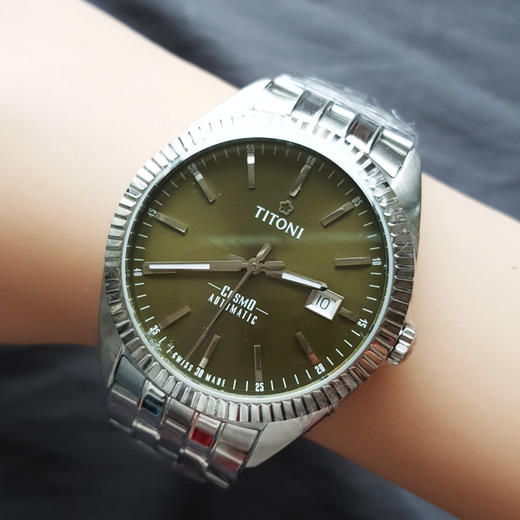 【99新】TITONI 梅花879 S-660自动机械机芯日期显示41MM（男款）COSMO宇宙系列精钢170426NJ90 商品图8