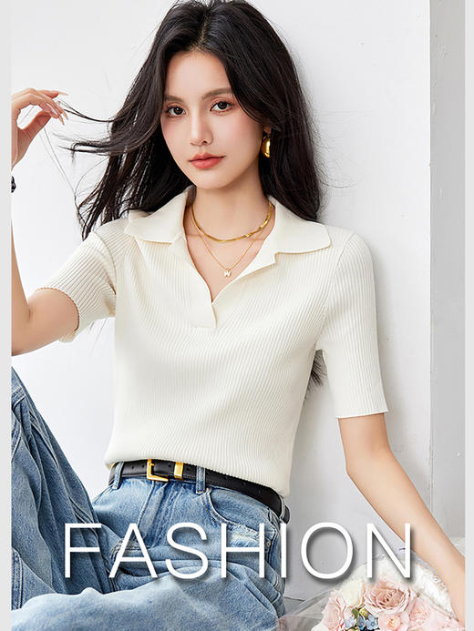 西遇米白色V领Polo针织衫女2026年夏季新款竖坑条修身短袖上衣SS060347 商品图4