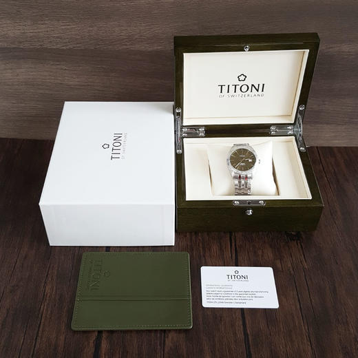 【99新】TITONI 梅花879 S-660自动机械机芯日期显示41MM（男款）COSMO宇宙系列精钢170426NJ90 商品图1