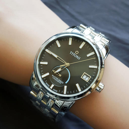 【99新】TITONI 梅花94388 S-579天文台认证自动机械机芯日期显示、动力储备显示41MM（男款）Master Series 大师系列精钢180426NJ64 商品图8