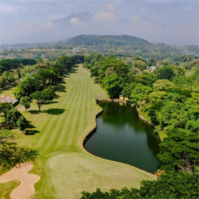 大禹花园高尔夫俱乐部度假村 Taman Dayu Golf Club & Resort | 泗水高尔夫球场 | 印尼高尔夫球场俱乐部