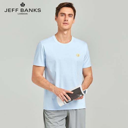 清仓【英国高端男装】JEFF BANKS 纯棉三防印花T恤 JBT2023001 采用新疆优质长绒棉 触感柔软 索罗娜领口螺纹双针锁线 久洗不易变形 烫金印花工艺 防水防油防污三防工艺 商品图8