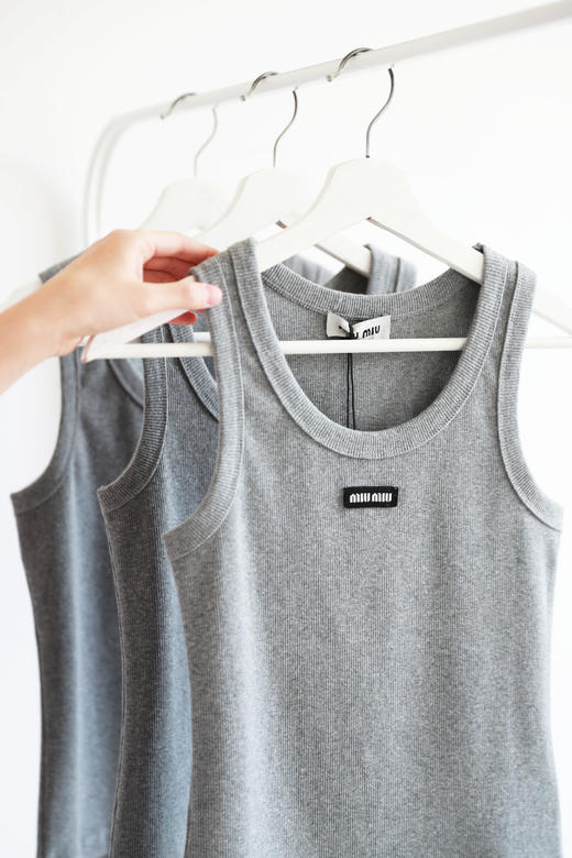 工字背心tee，元祖灰配色。低饱和氛围感复古法式圆领马甲E042566 商品图4