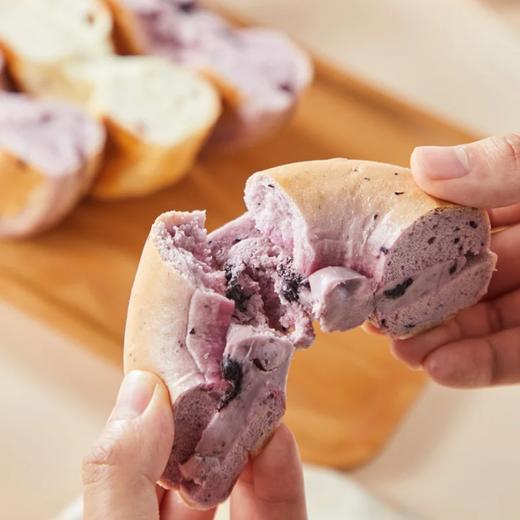 麦德龙 麦臻选 厚乳酪笑口贝果（蔓越莓+蓝莓）285g 商品图2