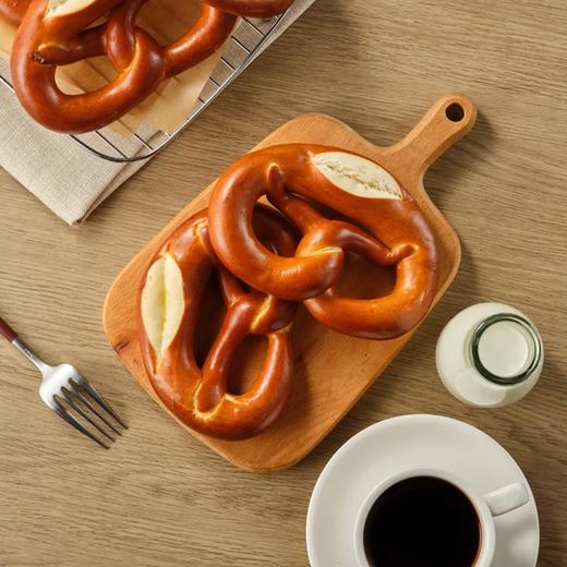 麦德龙 黄油碱水扭结面包 300g 商品图2