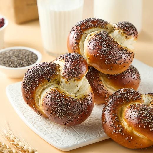 麦德龙 红豆奇亚籽碱水面包 4粒/盒 商品图3