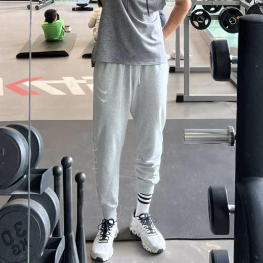 付款减库存！ 清仓，少量！Nike Sportswear Swoosh 男子束脚运动长裤（货号 CJ4881-073） 商品图0