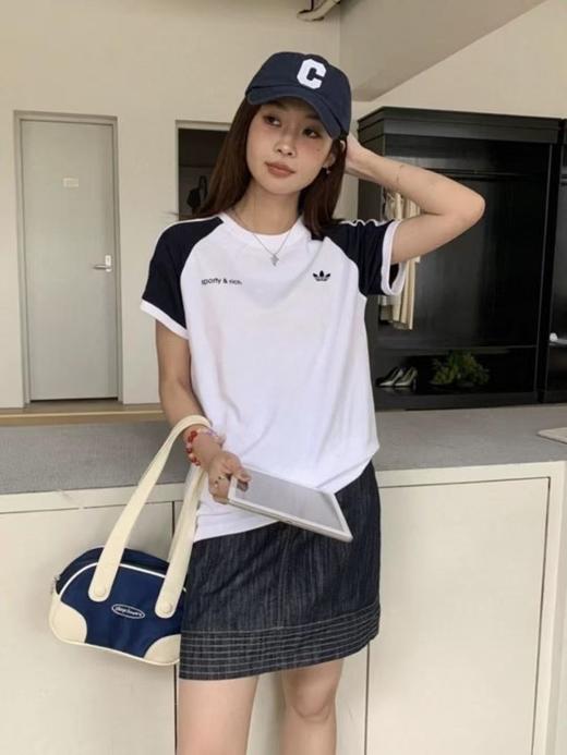 三YE草xSporty&rich联名款撞色条纹印花休闲短袖T恤女款 商品图3