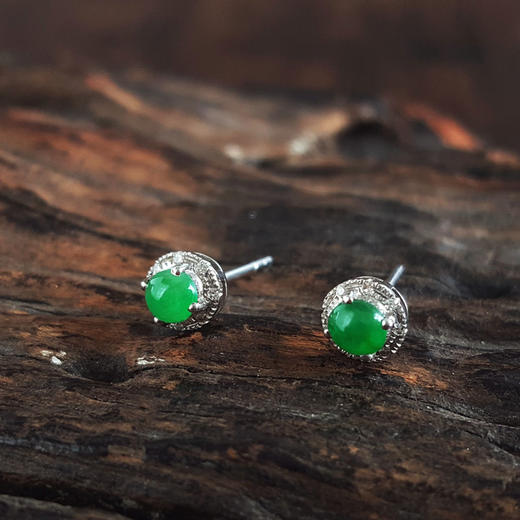 【天然正品】A货翡翠AU750白金镶钻镶天然冰种满绿蛋面翡翠耳钉5.2*5.2*16.0MM（皆取最大值）310326NJT20 商品图2