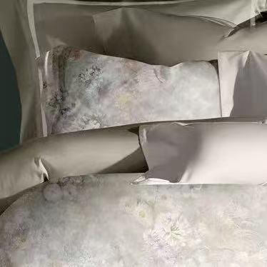 10楼恐龙 天丝棉四件套 缇茉 200*230cm/220*240cm   吊牌价2180-2280元    活动价499-599元 商品图1