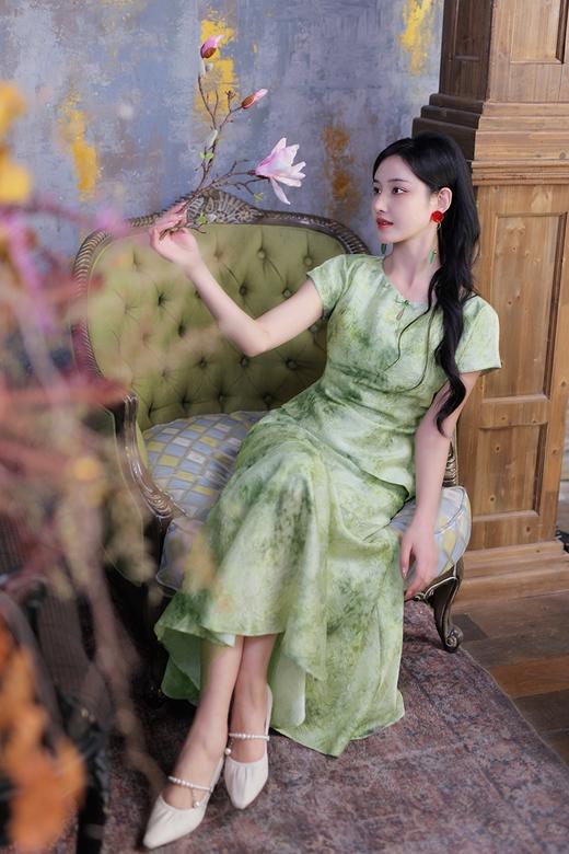 逸红颜明月优选 #「雾染・溪月」🍃 天丝提花扎染套装，清透绿调・手工晕染，把江南烟雨穿在身上 商品图2