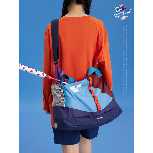 cryingcenterx薰风联名2.0拼色大容量斜挎单肩多功能羽毛球托特包 商品图2