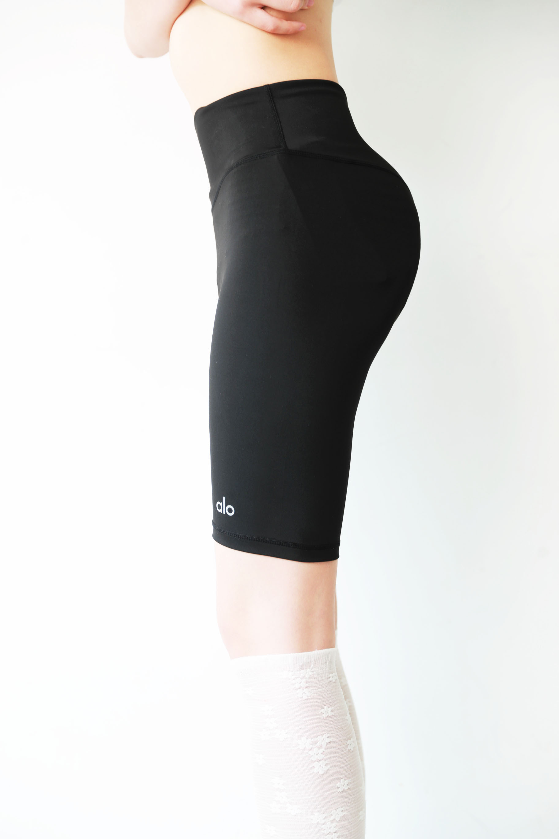 太显身材了，普拉提瑜伽中裤。小标印花提臀健身训练短裤E042766