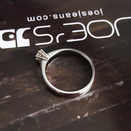 莱绅通灵 AU750白金经典简约六爪款0.136克拉钻石戒指 14号（戒圈可改） 160426NJM79 商品图4