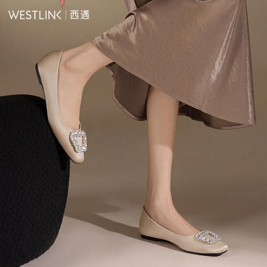 西遇方扣浅口单鞋女2026春夏新款绝美不累脚软底水钻一脚蹬小皮鞋V0066389 商品图3