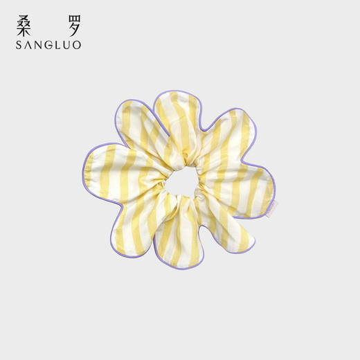 微笑豚豚』桑罗条纹桑蚕丝花瓣发圈女士百搭造型发饰2026新款 商品图0
