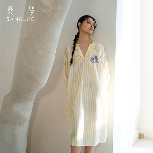 微笑豚豚』桑罗江豚印花桑蚕丝睡裙女长袖可外穿家居服2026新款 商品图3