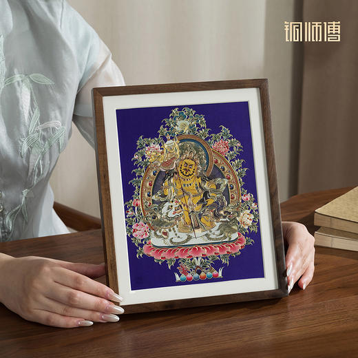 铜师傅 手工錾刻 铜雕画《财宝天王（桌面）》客厅桌面装饰画 商品图4