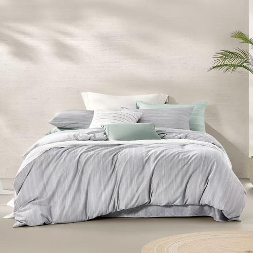 10楼罗莱全棉四件套 AD0552-4/灰色AD0528-4/绿色七孔彩云被 吊牌价880/980元+七孔彩云四季被吊牌价999元 尺寸200*230cm 组合活动价499元 商品图0