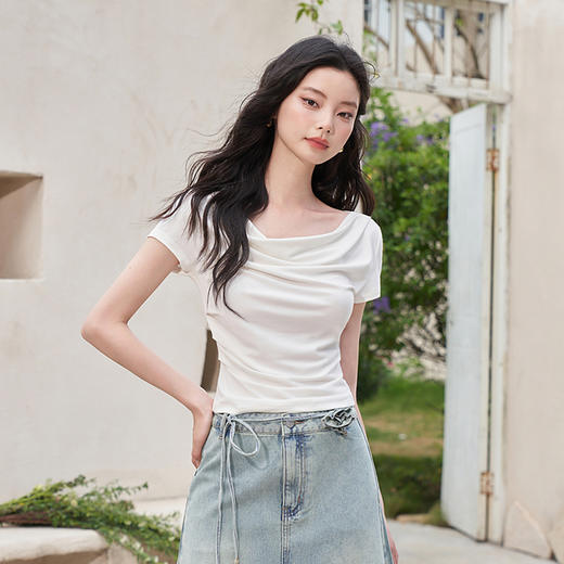 西遇一字肩短袖上衣女夏季新款大领口设计感显瘦短款正肩t恤V0050562/V0050554 商品图6