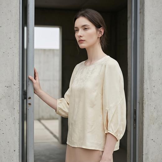 PALUOPO/PL23姆米暗纹提花桑蚕丝圆领国风宽松显瘦七分袖T恤ES250700Z 商品图1