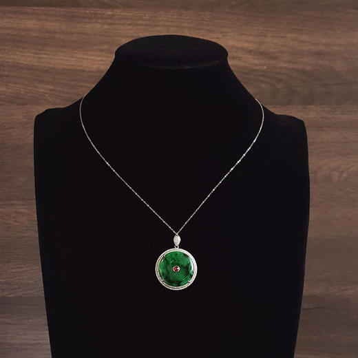 【天然正品】A货翡翠 AU750精品白金豪镶钻镶天然细腻糯冰种飘蓝花平安扣翡翠吊坠项链 200426NJS54 商品图8
