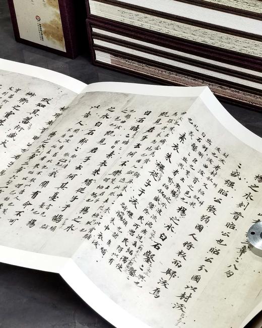 【超值特惠】《日本藏汉籍古钞本丛刊》（1-3辑），16开，经折装，三函共十一册，华东师范大学出版社2020年5月初版。定价2374元，售价788元。 商品图9