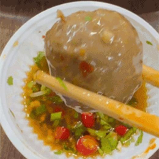 顺丰发货！冻感地带 咸蛋流沙牛肉丸 200g*6袋 牛肉鲜醇 + 咸蛋黄绵密 + 油脂润感 香到跺脚 总肉含量 ≥65% 懒人省时省力 商品图2