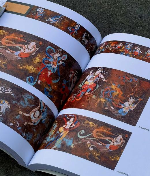 【独家】《三千界壁画》，8开，平装，胡东东绘，天津杨柳青画社2026年3月一版一印，366页，定价398，售价298元 商品图14