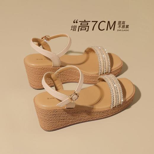 ZHR水钻【7CM】坡跟凉鞋2026新款不累显高优雅超仙超软脚一字凉鞋 商品图0