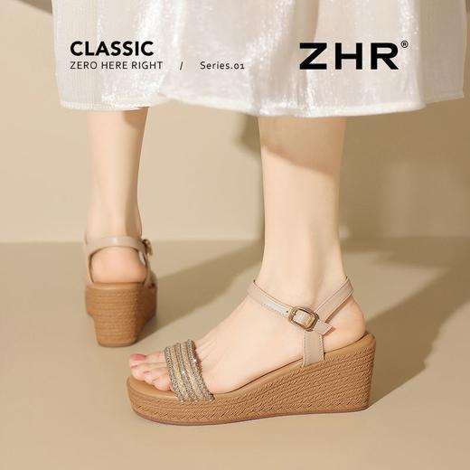 ZHR水钻【7CM】坡跟凉鞋2026新款不累显高优雅超仙超软脚一字凉鞋 商品图6