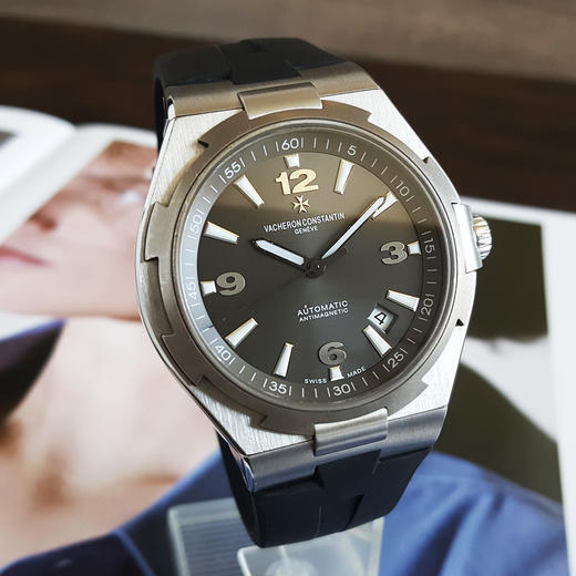 【95新】Vacheron Constantin 江诗丹顿47040/000M-9500自动机械机芯 日期显示 42MM（男款）纵横四海系列 精钢/钛金属280426NJ06 商品图2