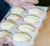 【任选3份包邮并送4个大鲅鱼水饺】纯手工蒸饺/水饺/馄饨/菜包子丨当季新鲜时蔬搭配自养黑猪肉，多口味可选，现做现发⭐️顺丰快递 商品缩略图4