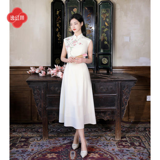 逸红颜《茂熙》2026年夏新款云栖桃影新中式刺绣改良旗袍连衣裙女 商品图2