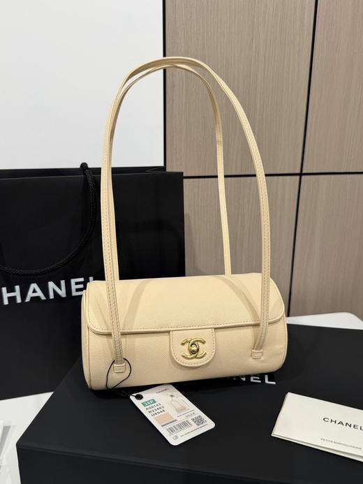 春季特惠💰1000 原单香奈儿26P 春夏预告系列
Chane1 26P Preppy 保龄球包AS6143 商品图0