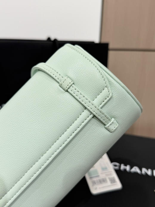 春季特惠💰1000 原单香奈儿26P 春夏预告系列
Chane1 26P Preppy 保龄球包AS6143 商品图4