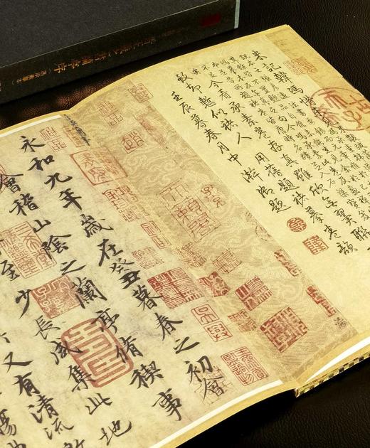 【捡漏】《晋王羲之书兰亭序》，冯承素摹本，原大复制，16开，绸面，经折装，带函套，西冷印社2021年5月初版。原价258，售价99元。 商品图6
