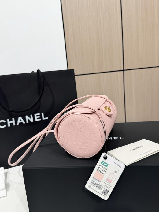 春季特惠💰1000 原单香奈儿26P 春夏预告系列
Chane1 26P Preppy 保龄球包AS6143 商品图2