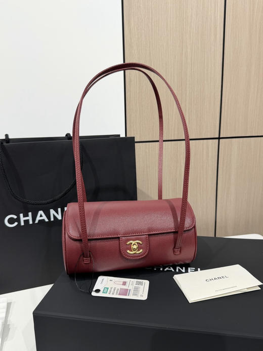 春季特惠💰1000 原单香奈儿26P 春夏预告系列
Chane1 26P Preppy 保龄球包AS6143 商品图0
