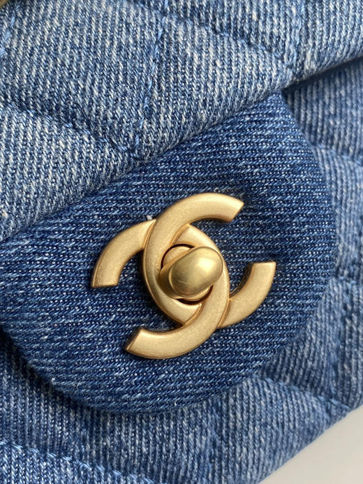 春季特惠💰1020 原单香奈儿 现货～🔻Chanel cf牛仔洗水系列1112！这是一款能被身边所有朋友都称美的包 商品图3