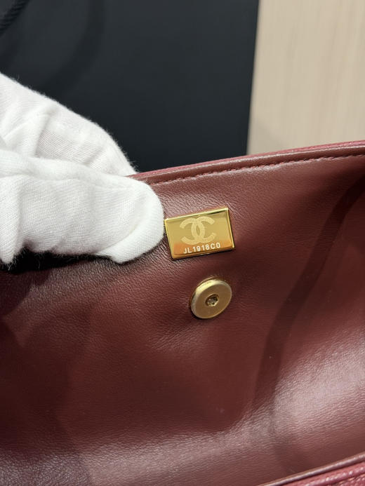 春季特惠💰1000 原单香奈儿26P 春夏预告系列
Chane1 26P Preppy 保龄球包AS6143 商品图6
