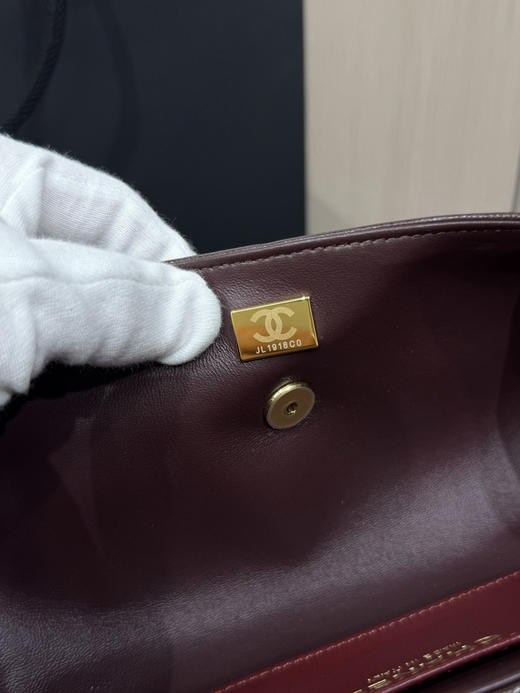 春季特惠💰1000 原单香奈儿26P 春夏预告系列
Chane1 26P Preppy 保龄球包AS6143 商品图8