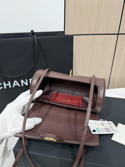春季特惠💰1000 原单香奈儿26P 春夏预告系列
Chane1 26P Preppy 保龄球包AS6143 商品图7