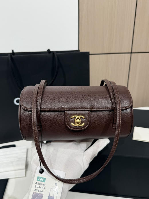 春季特惠💰1000 原单香奈儿26P 春夏预告系列
Chane1 26P Preppy 保龄球包AS6143 商品图5