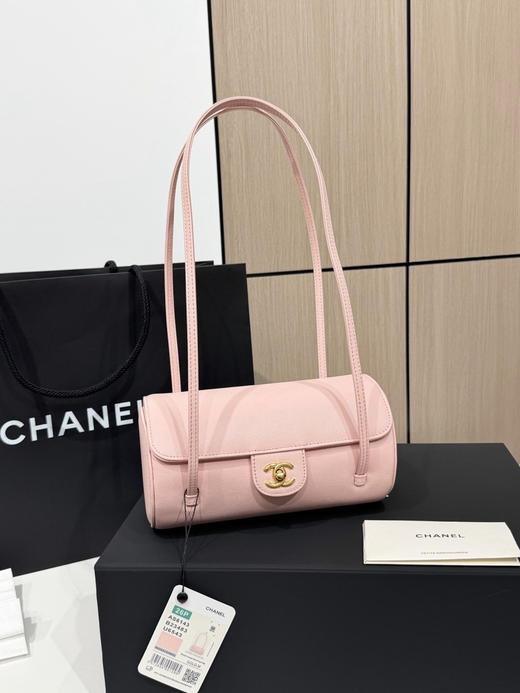 春季特惠💰1000 原单香奈儿26P 春夏预告系列
Chane1 26P Preppy 保龄球包AS6143 商品图0