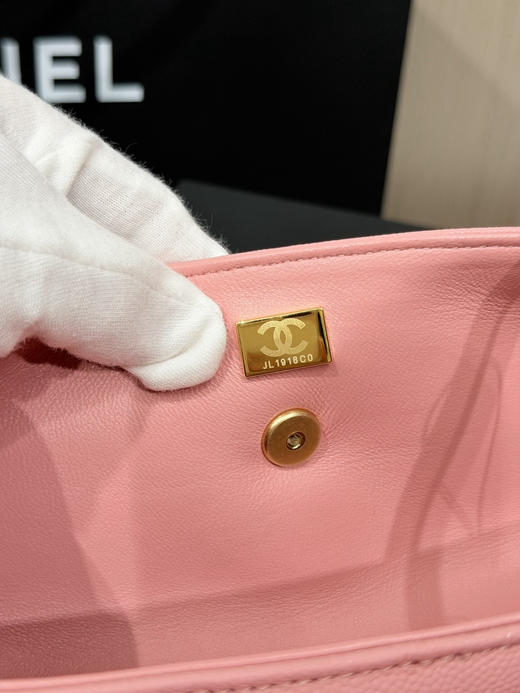 春季特惠💰1000 原单香奈儿26P 春夏预告系列
Chane1 26P Preppy 保龄球包AS6143 商品图8