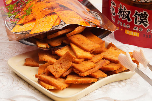 🤩 5袋到手29.8💰【花椒馍片】口感酥脆而不硬😋配料干净 ✅双味可选：椒香款香麻不呛、麻辣款劲爽，适配不同口味需求 ✅配料干净：无多余添加，小麦粉搭配花椒、辣椒等天然食材及香辛料 商品图7