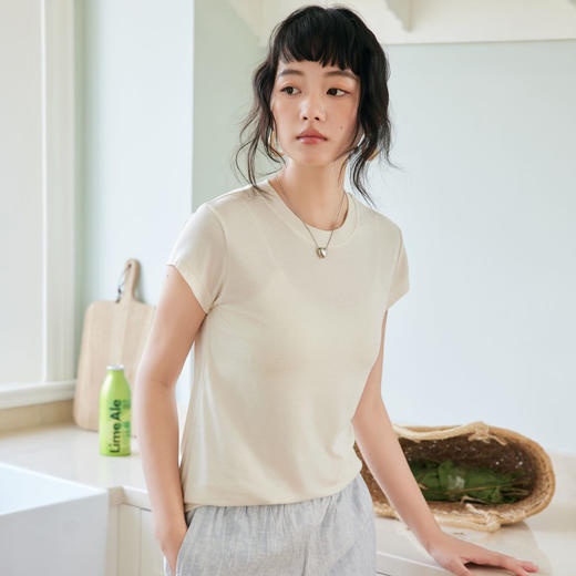 【单拍不发 加购3件到手69.9元】萌咚爱 女款纯色休闲短袖T恤 修身显瘦 8色可选YTM-A63 商品图0